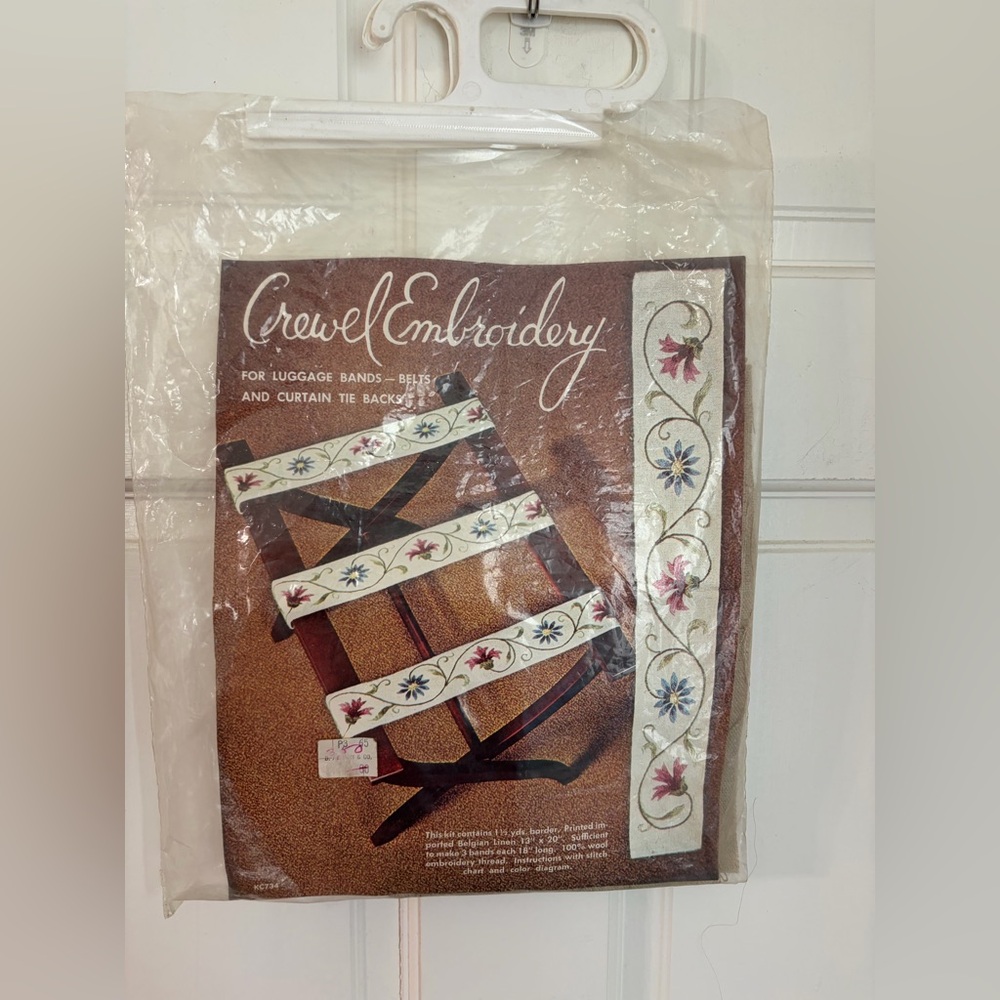 Vintage Open Box Elsa Williams Crewel Embroidery Luggage Bands Belts Curtain Tie